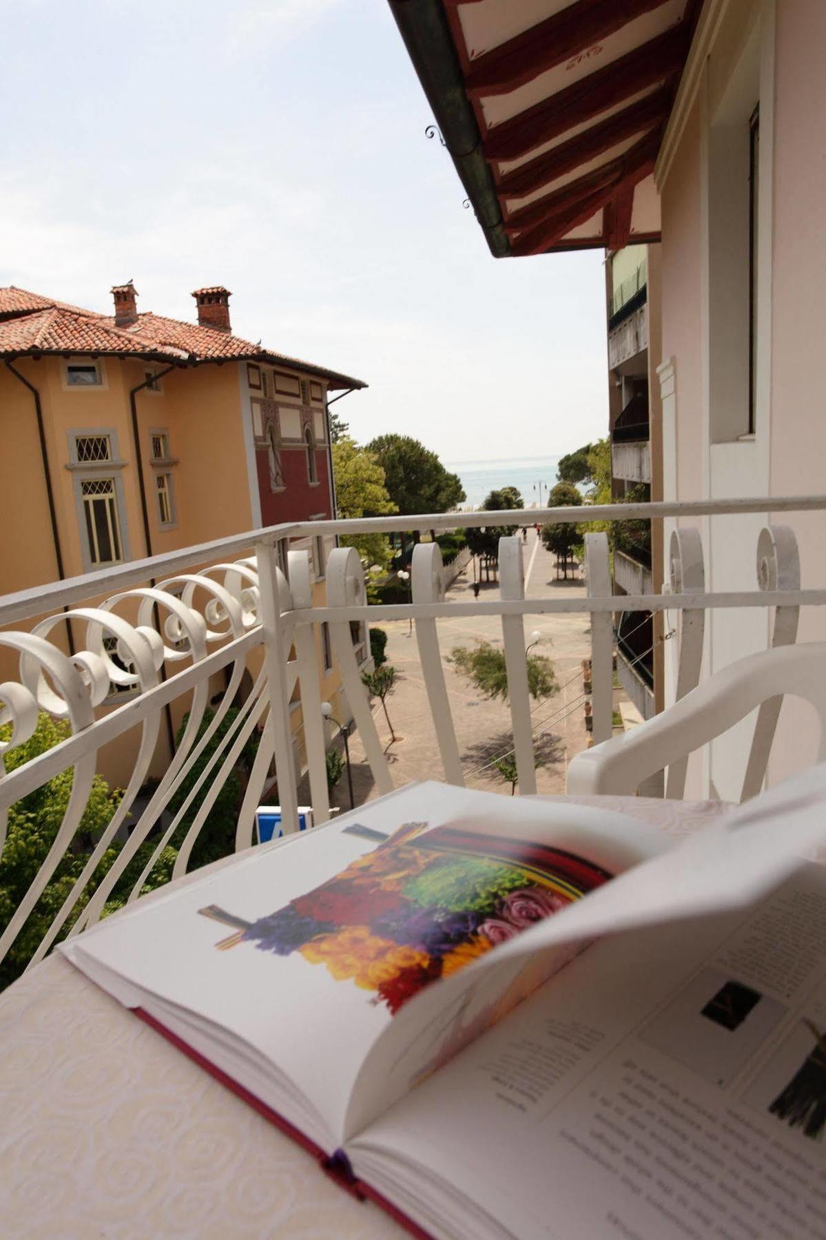 Hotel Abbazia Градо Екстер'єр фото